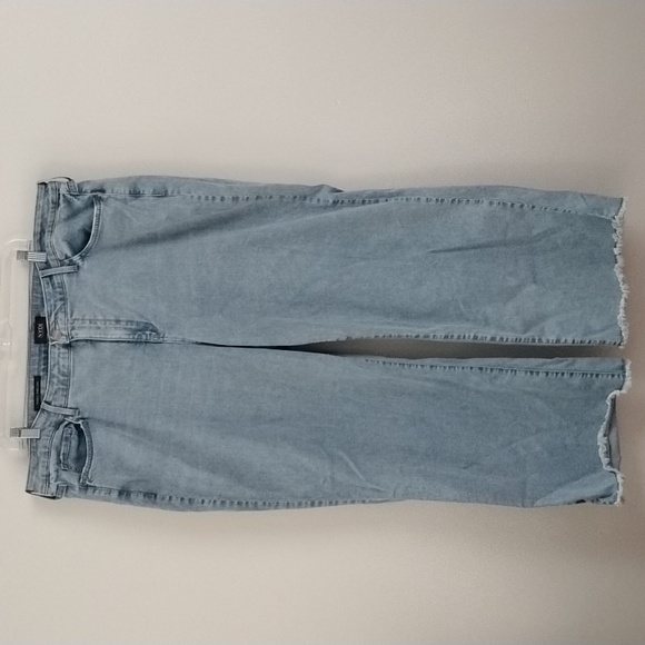 NYDJ Denim - NYDJ Teresa Light Blue Wide Leg Frayed Comfy Denim Lift Tuck Technology Jeans